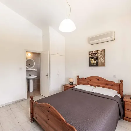 Villa Coral Bee