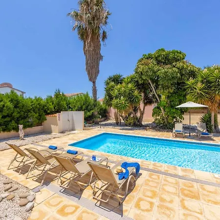 Villa Coral Bee