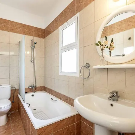 Villa Coral Bee