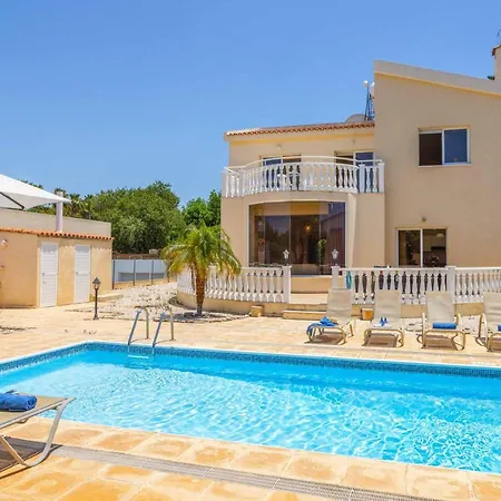 Coral Bee Villa Peyia