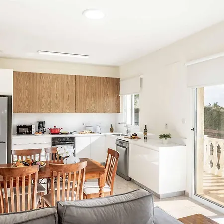 Villa Coral Bee Peyia